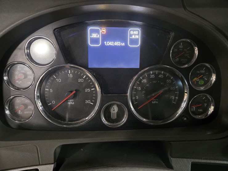 2015-kenworth-t680-image-67