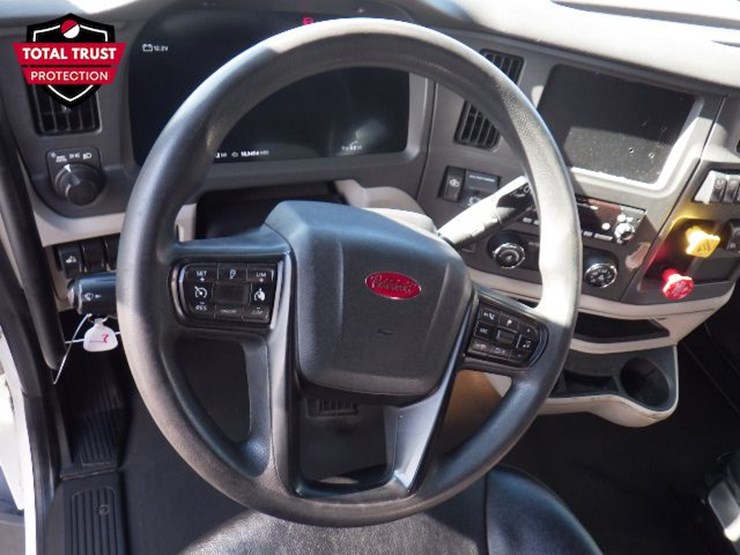 2023-peterbilt-579-image-17