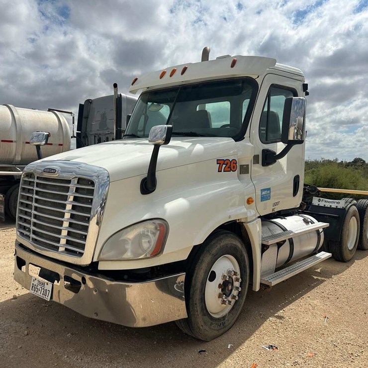 2014 FREIGHTLINER CASCADIA