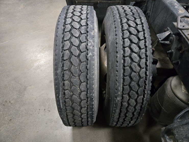 2015-kenworth-t680-image-81