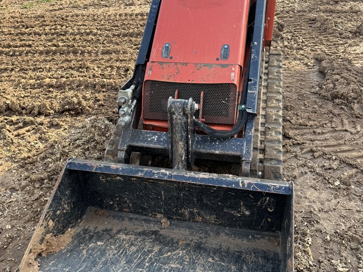 2021-ditch-witch-sk800-image-3