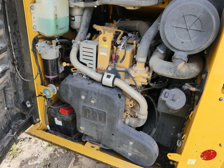2019-caterpillar-259d-image-7