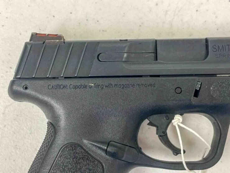 smith-&-wesson-pistol-image-3