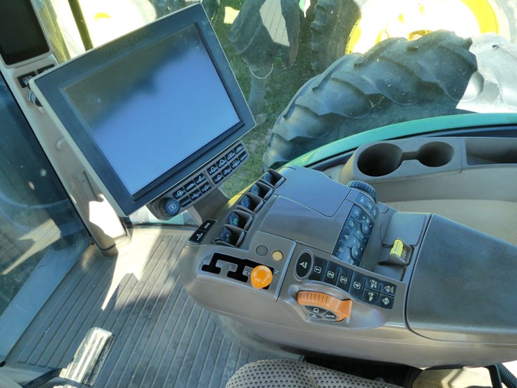 2017-john-deere-8245r-image-11