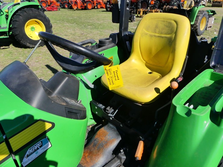 2022-john-deere-3025e-image-11