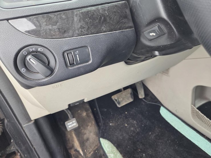 2012-dodge-grand-caravan-image-43