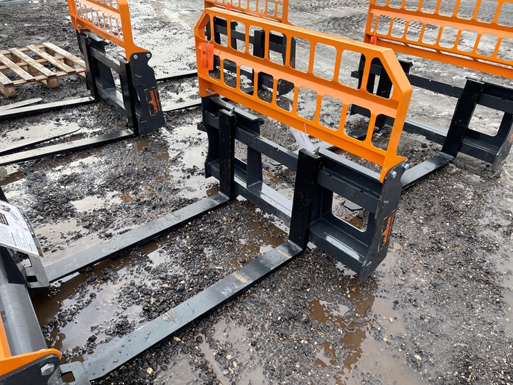 #1171-•-unused,-landhonor-pallet-fork-image-1