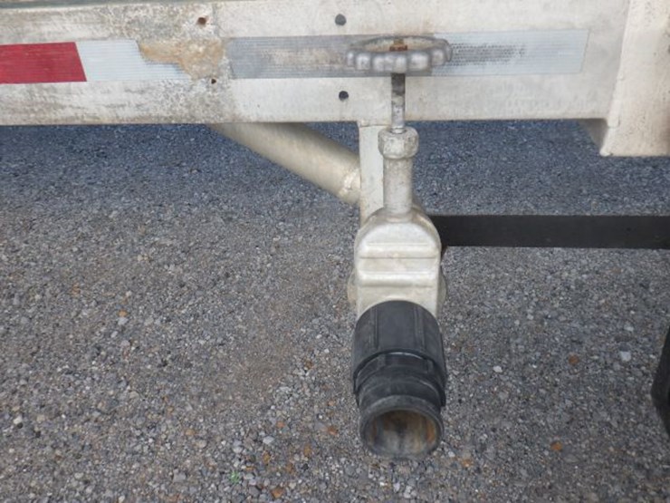 1965-fruehauf-tanker-image-5