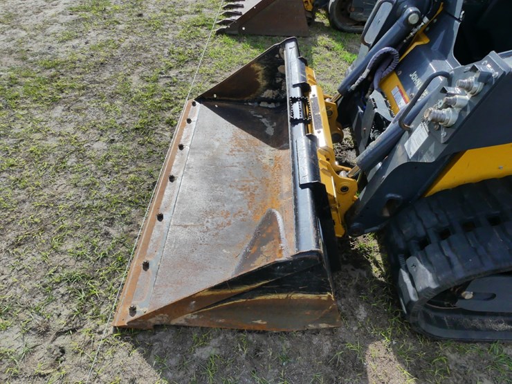 2023-deere-317g-image-11