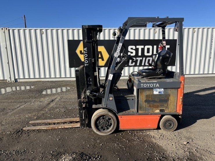 2018-toyota-8fbcu25-image-7