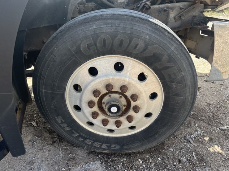 #1556-•-1999-mack-e7-460-day-cab-truck-tractor-image-66