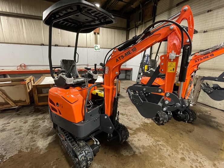 #2004-•-2025-unused-me18-mini-excavator-(o9)-image-1
