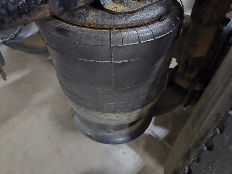 #2295-•-2016-freightliner-cascadia-day-cab-truck-tractor-image-43