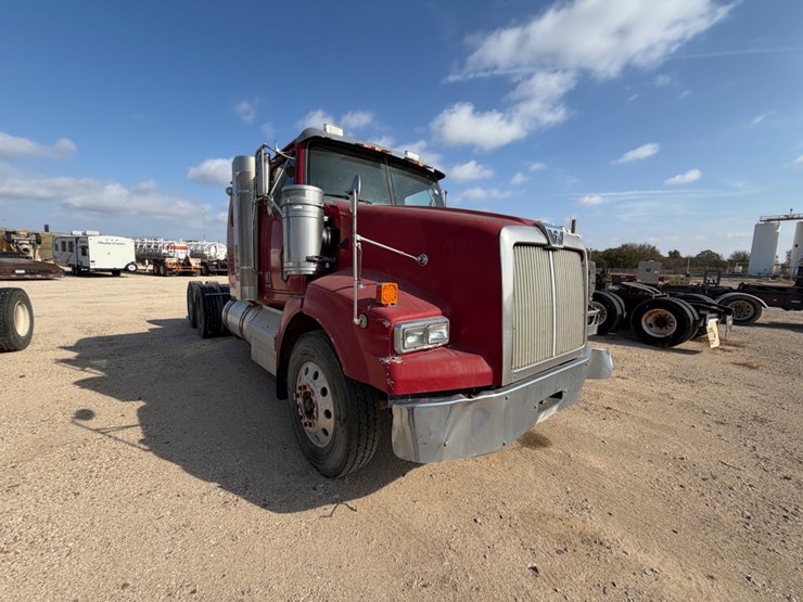 2015-western-star-4900ex-image-3