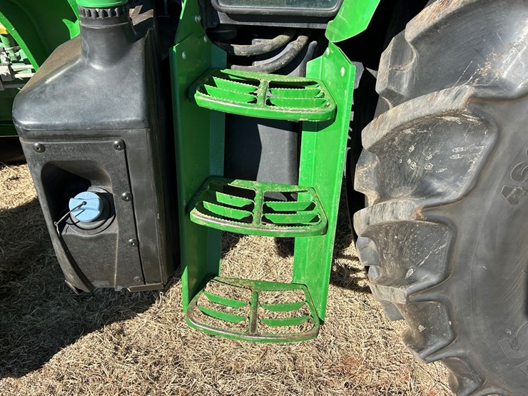 john-deere-6105e-image-12