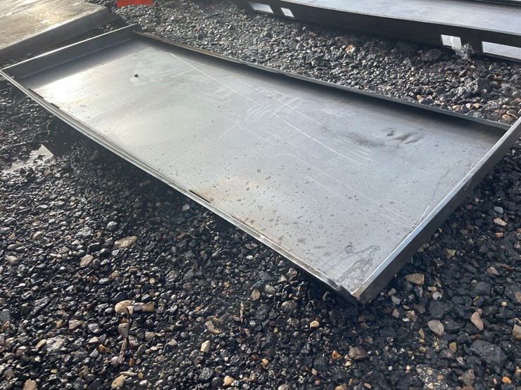 #1179-•-unused,-skidsteer-weldable-quick-attach-plate-image-1