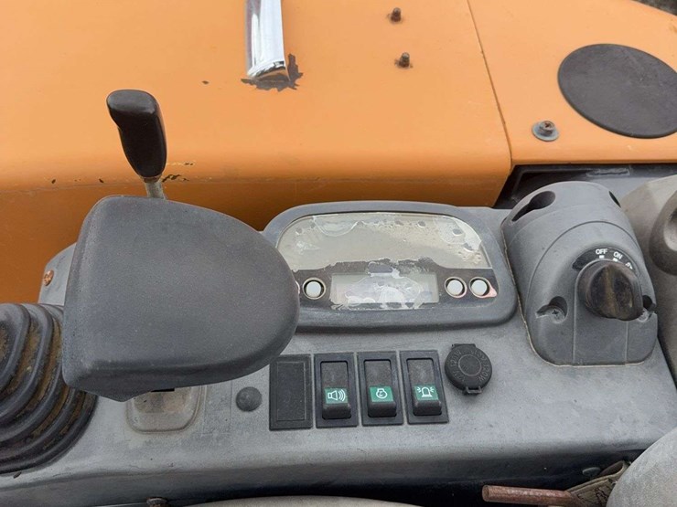 2018-case-cx37c-image-9