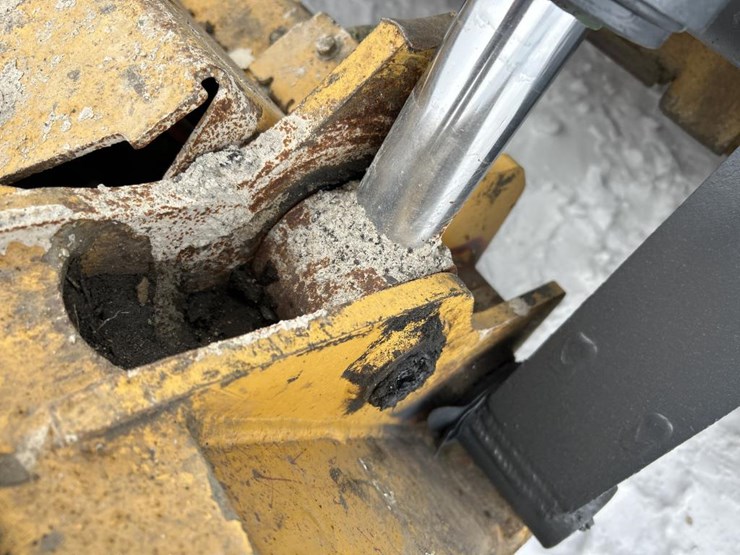 2019-deere-331g-image-14