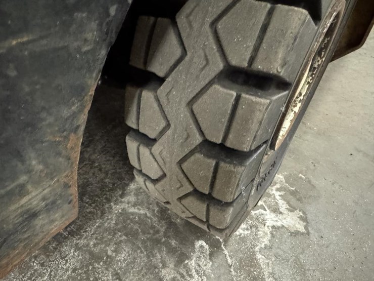 #2227-•-yale-a673971-forklift-image-32