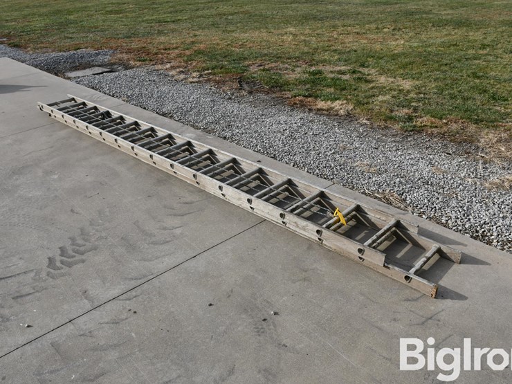 werner-d-1232-2-32'-ladder-image-7