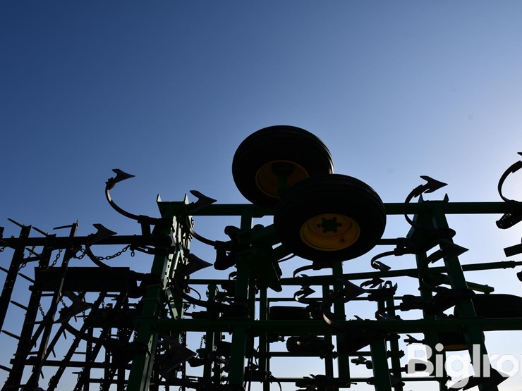 john-deere-2210-image-19