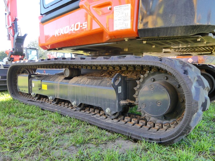 2025-kubota-kx040-5-image-5