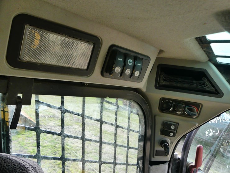 2019-caterpillar-259d-image-16