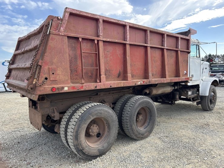 #2201-•-1988-freightliner-mb80-tandem-axle-dump-truck-image-5