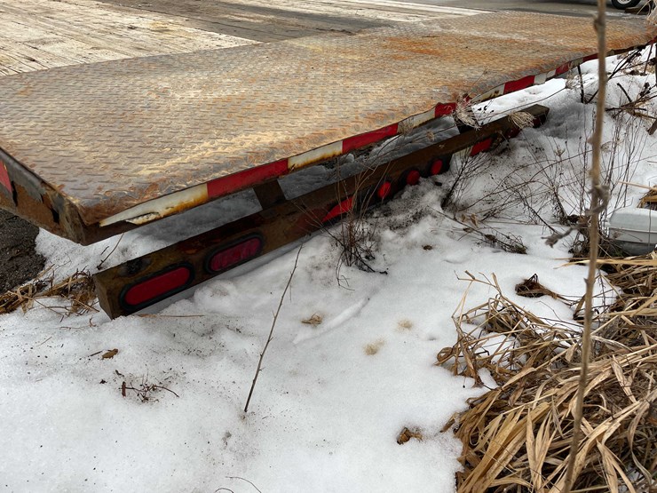 #1994-•-2017-trailer-(no-title)-(of)-image-23