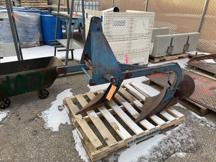 #4076-•-heavy-duty-two-bottom-plow-(08)-image-2