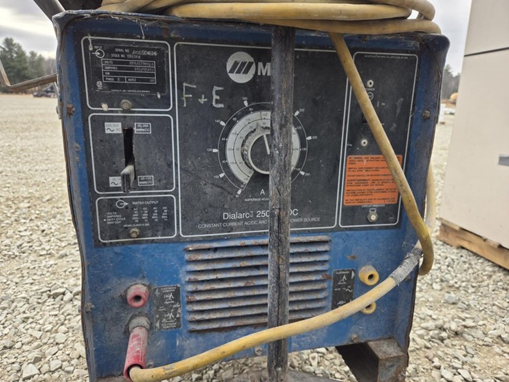 #6044-•-miller-dialarc-250-welder-image-6