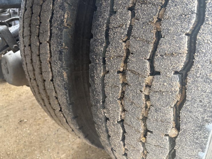 2006-peterbilt-379-image-63