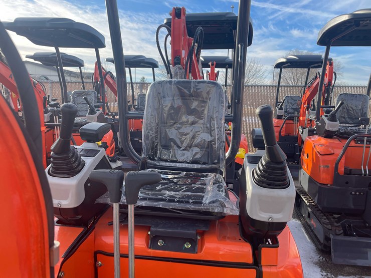 #2000-•-2025-unused-me18-mini-excavator-(o9)-image-11
