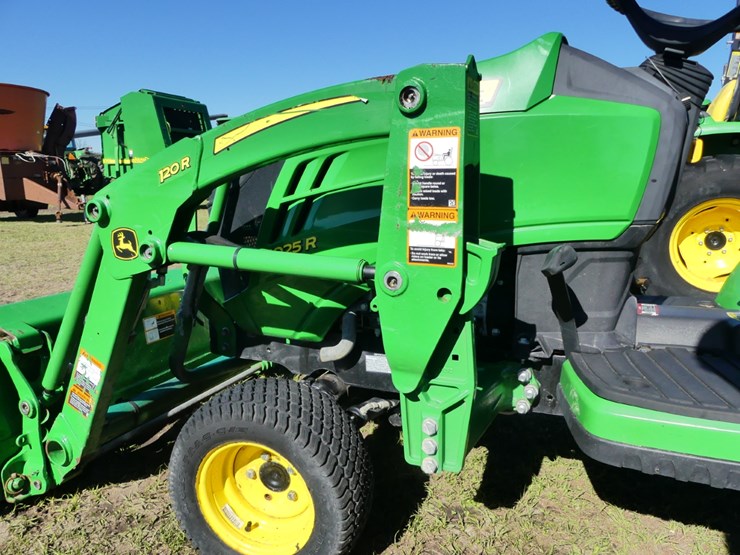 2021-john-deere-1025r-image-9