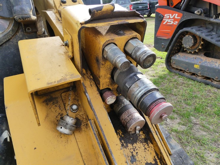 2021-caterpillar-299d3-image-12