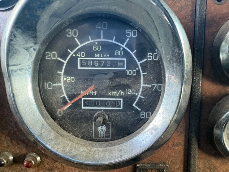 1999-kenworth-t600b-image-17