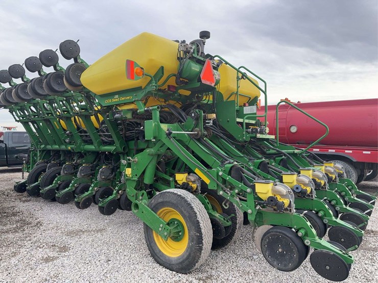 2013-john-deere-1790-image-11