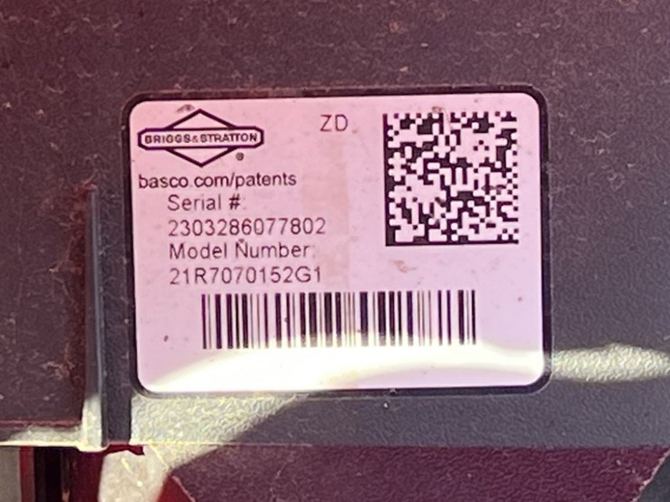 2023-craftsman-r110-ride-on-mower-image-16