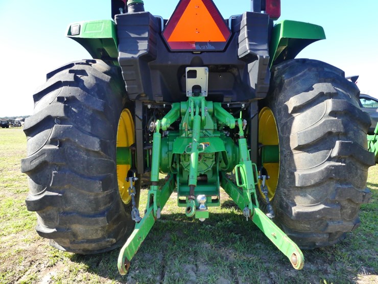 2019-john-deere-4044m-image-5