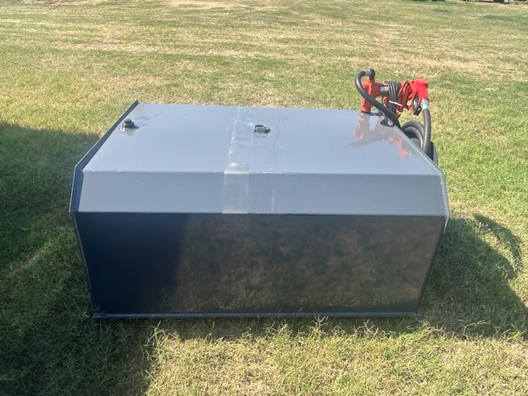 #72-•-2026-x-star-fuel-tank-image-3