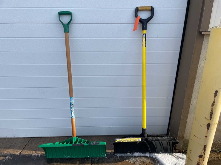 #4079-•-snow-shovels-(o3)-image-3