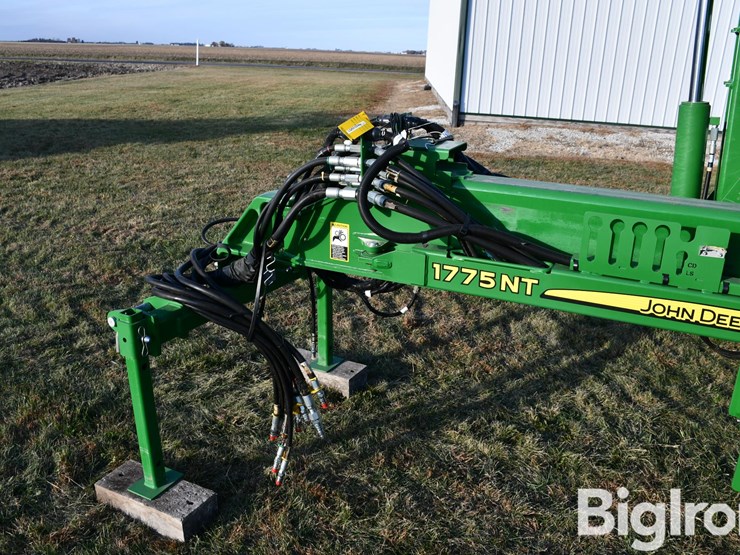 2020-john-deere-1775nt-image-11