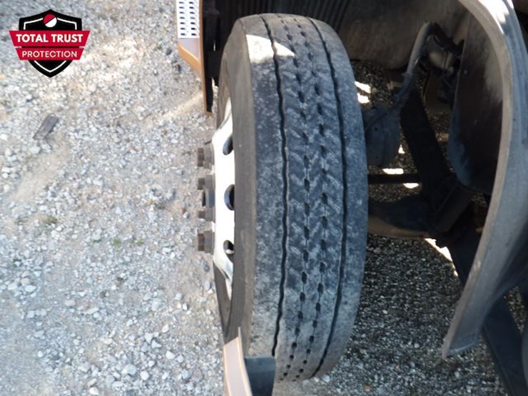 2023-volvo-vnl-760-image-27