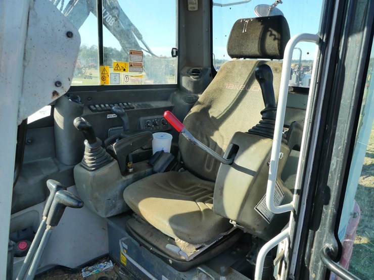 takeuchi-tb290-image-12