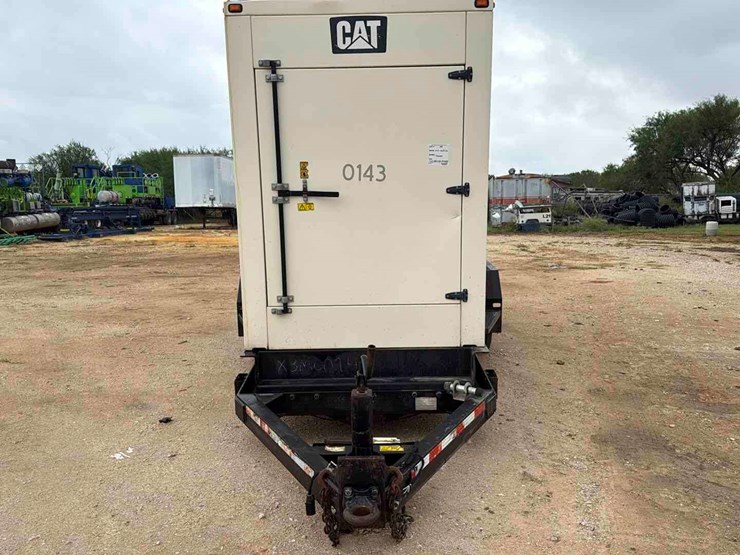 2012-caterpillar-15-image-2