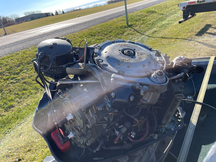 #1300-•-1953-crestliner-v4tl-aluminum-fishing-boat-with-trailer-(has-wi-title)-image-16