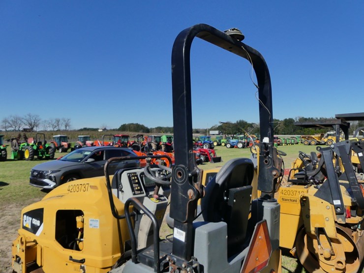 2015-caterpillar-cb24b-image-5