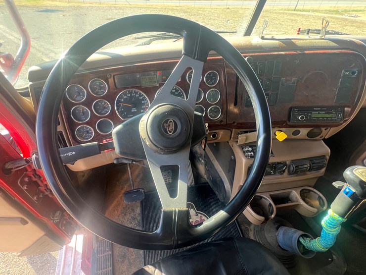 2004-mack-granite-cv713-image-26