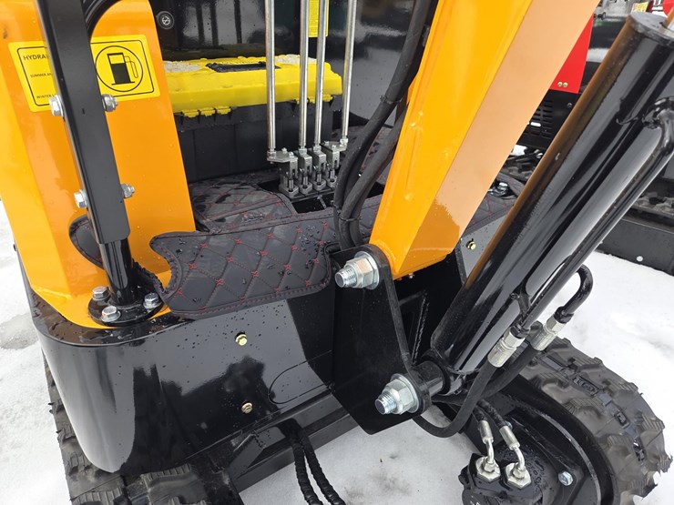 #2189-•-unused-future-ft15-mini-excavator-image-14