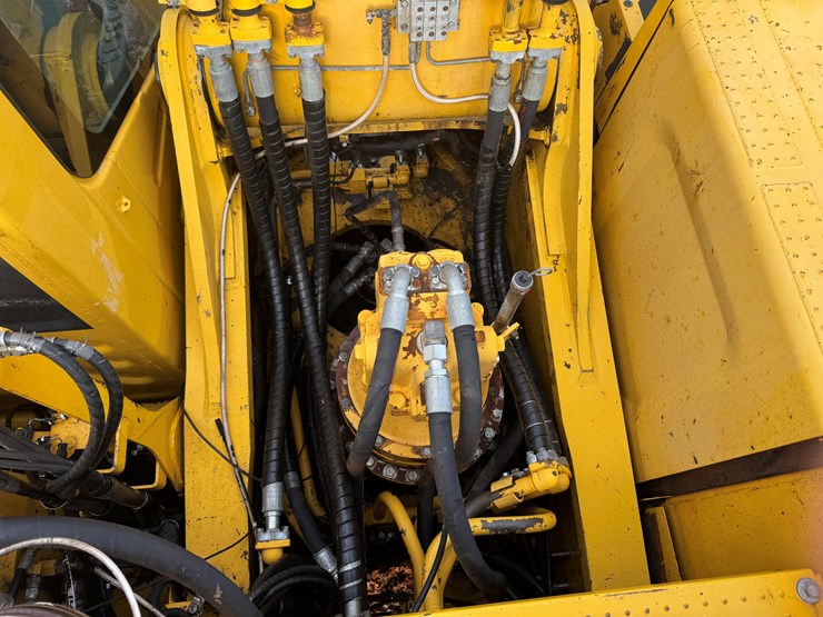 komatsu-pc490-lc-11-image-65